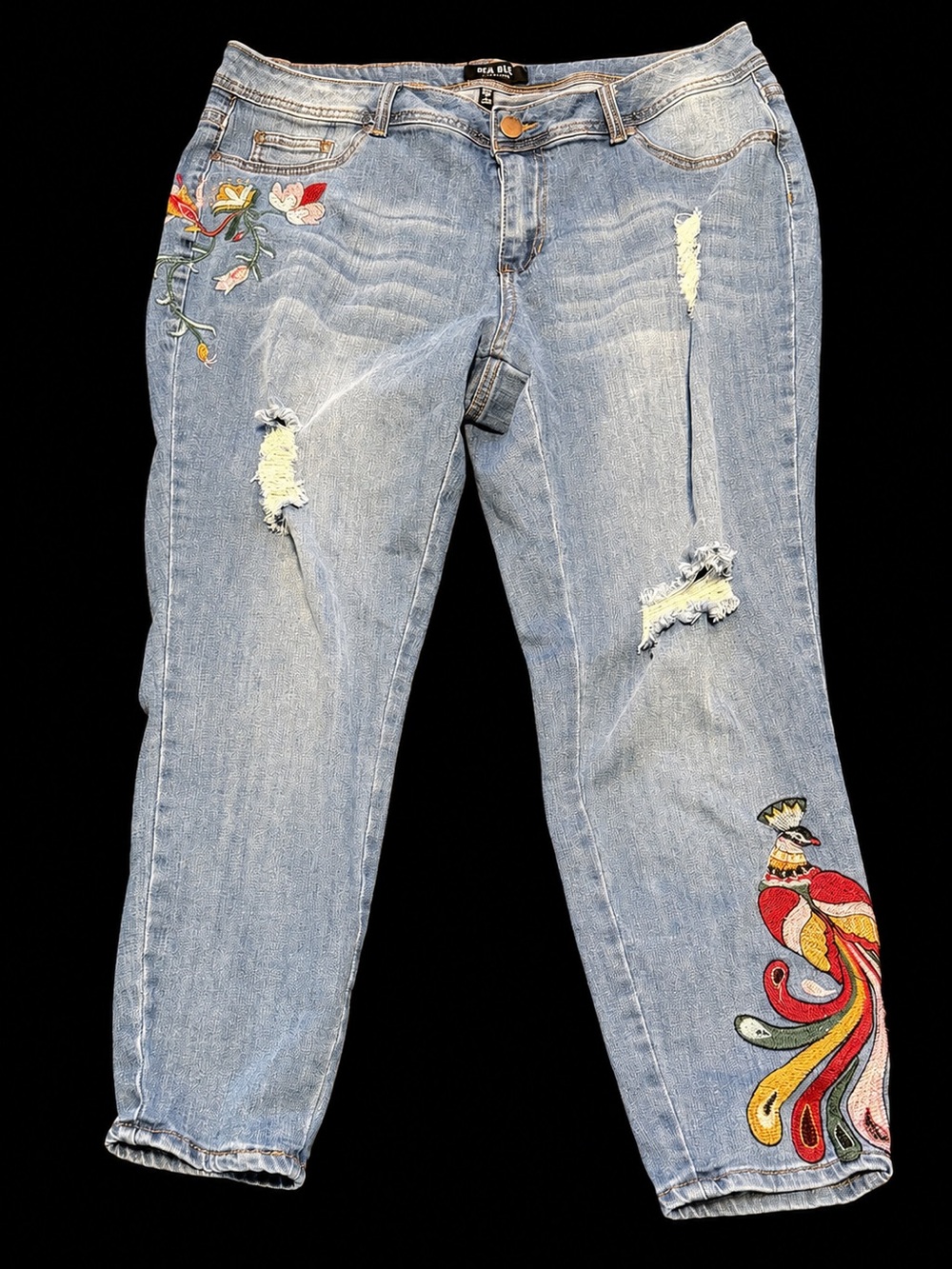 “DEJA BLE Premium Embroidered Distressed Jeans Size 18